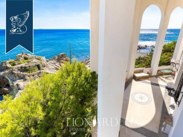 Villa in vendita a Varazze