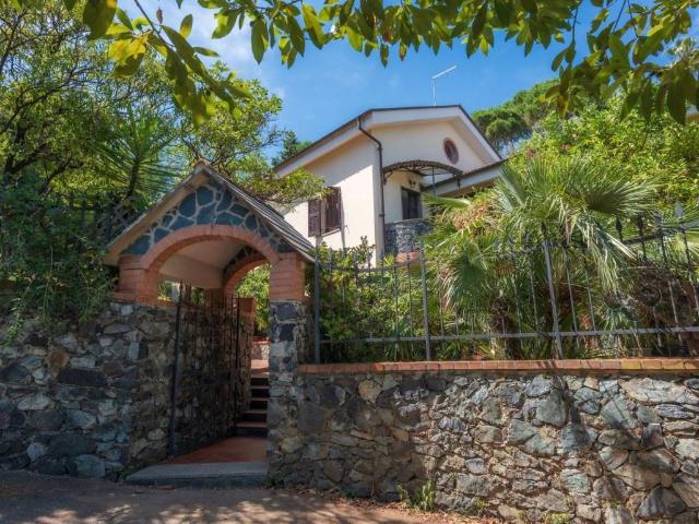 Villa in vendita a Varazze SV