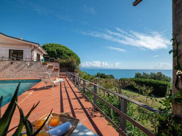 Villa in vendita a Varazze SV