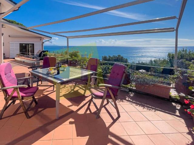 Villa in vendita a Varazze SV