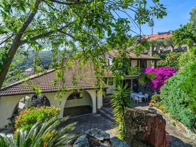 Villa in vendita a Varazze SV