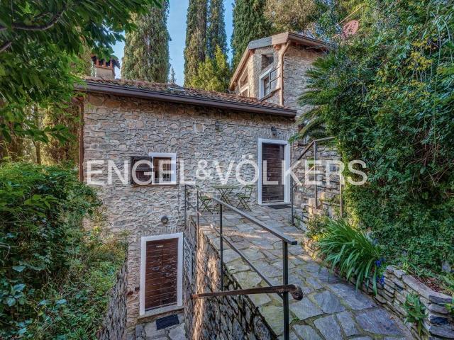 Villa in vendita a Varenna LC