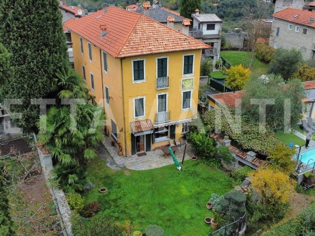 Villa in vendita a Varenna LC
