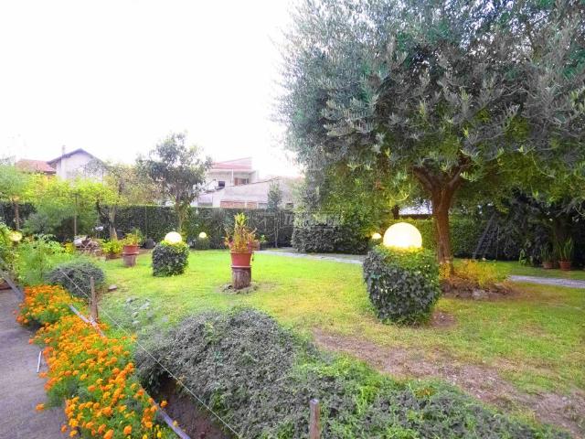 Villa in vendita a Varedo MB