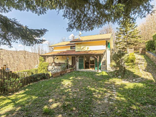 Villa in vendita a Varese Ligure SP