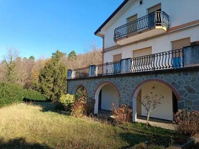 Villa in vendita a Varese Ligure SP