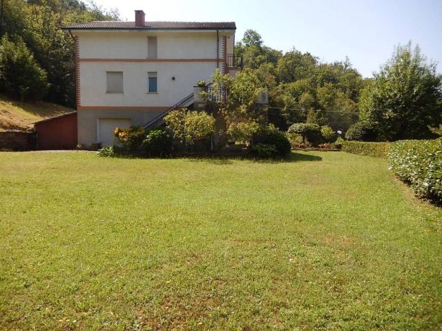 Villa in vendita a Varese Ligure SP