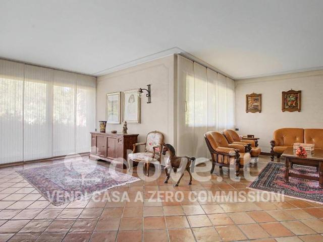 Villa in vendita a Varese VA