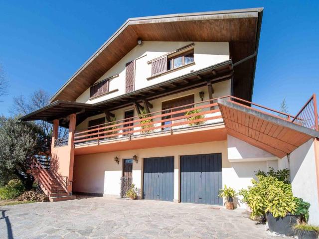 Villa in vendita a Varese VA