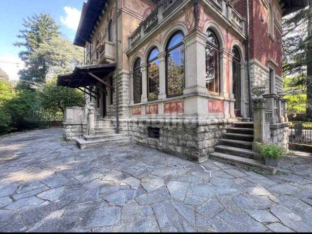 Villa in vendita a Varese VA