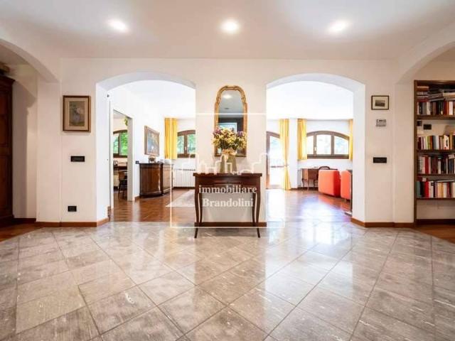 Villa in vendita a Varese VA