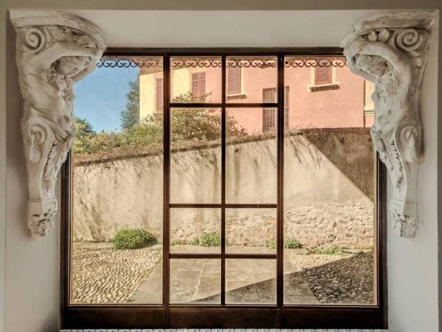 Villa in vendita a Varese VA