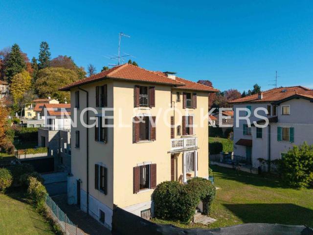 Villa in vendita a Varese VA