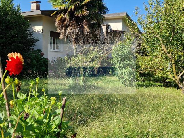 Villa in vendita a Varese VA