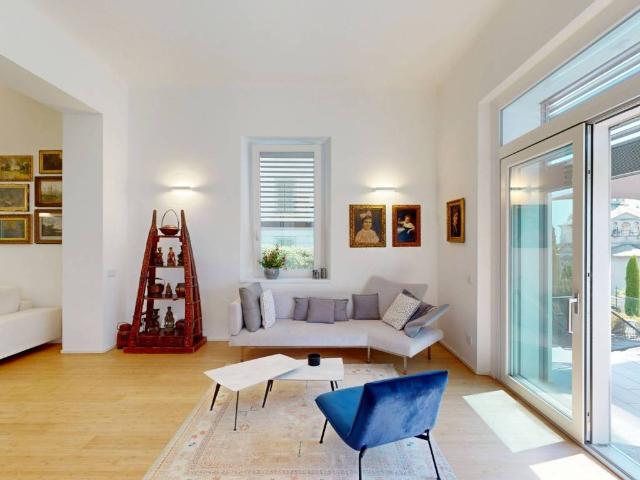 Villa in vendita a Varese VA