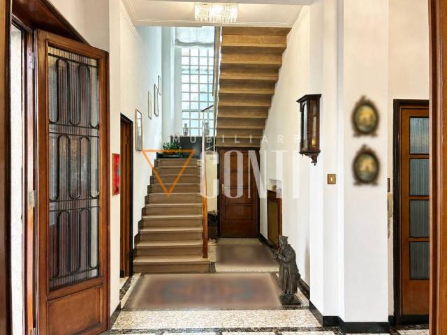 Villa in vendita a Varese VA