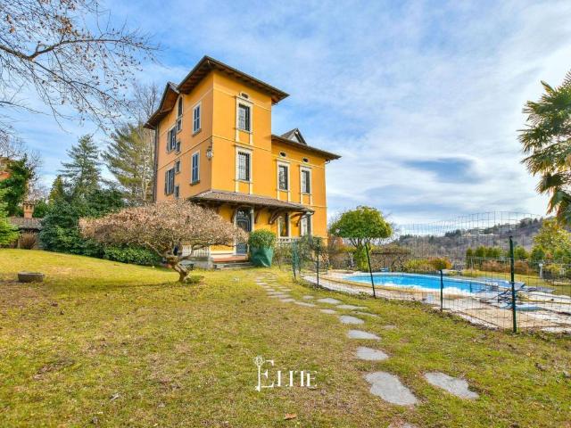Villa in vendita a Varese VA