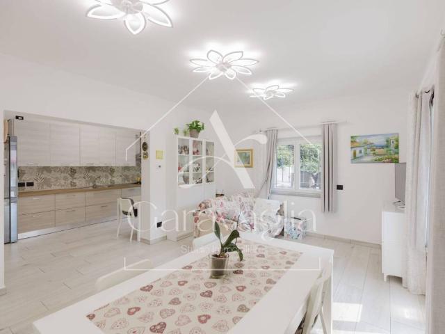 Villa in vendita a Varese VA