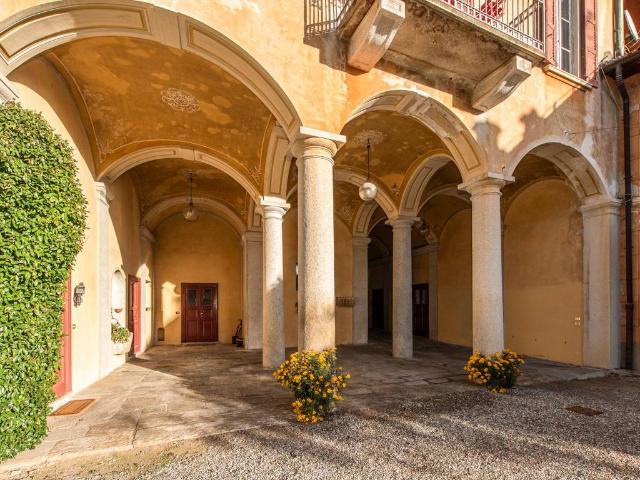 Villa in vendita a Varese VA