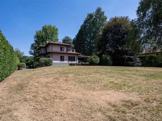 Villa in vendita a Varese VA