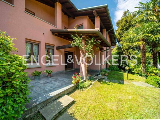 Villa in vendita a Varese VA