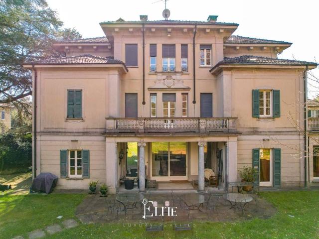 Villa in vendita a Varese VA