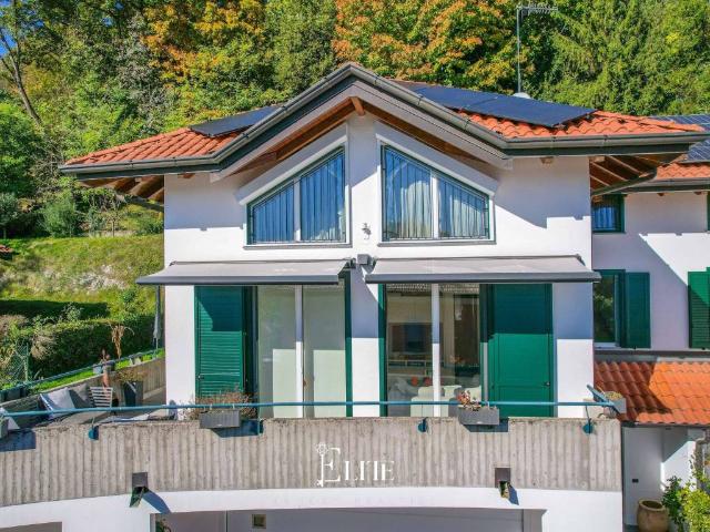 Villa in vendita a Varese VA