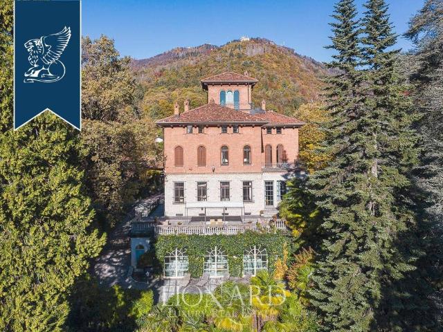 Villa in vendita a Varese VA