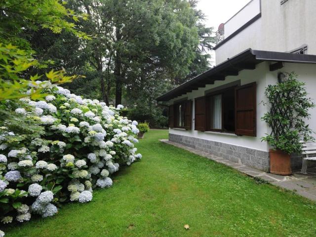 Villa in vendita a Varese VA