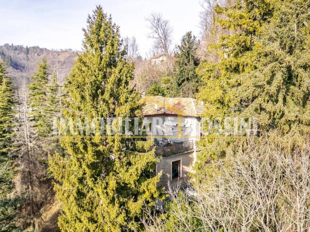 Villa in vendita a Varese VA