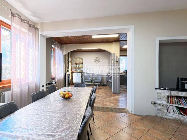 Villa in vendita a Varese VA