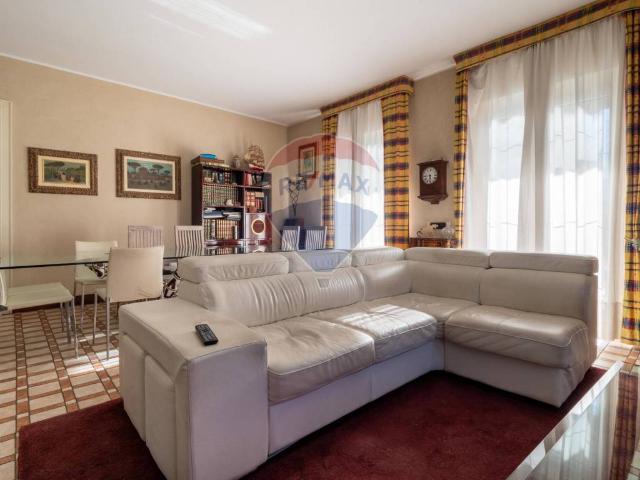 Villa in vendita a Varese VA