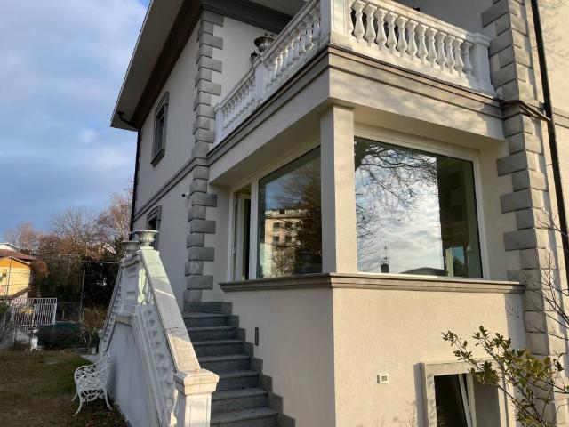 Villa in vendita a Varese VA