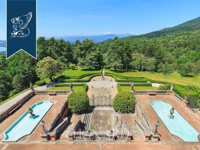 Villa in vendita a Varese VA