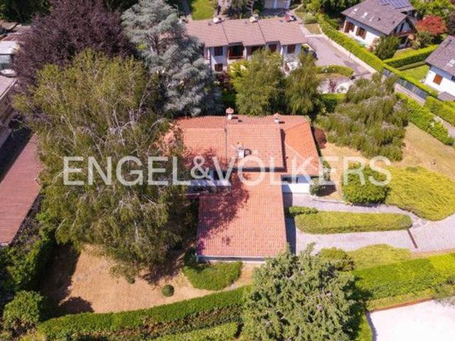 Villa in vendita a Varese