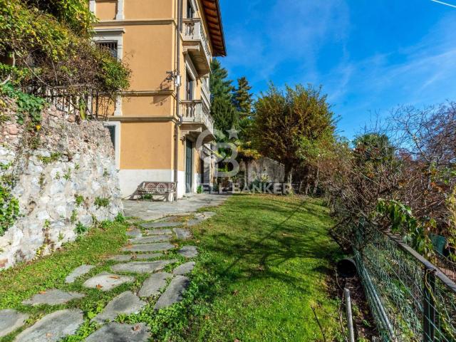 Villa in vendita a Varese 950m² Varese