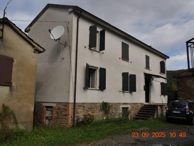 Villa in vendita a Varsi PR