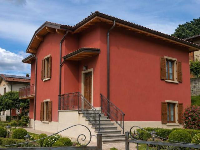 Villa in vendita a Varsi PR
