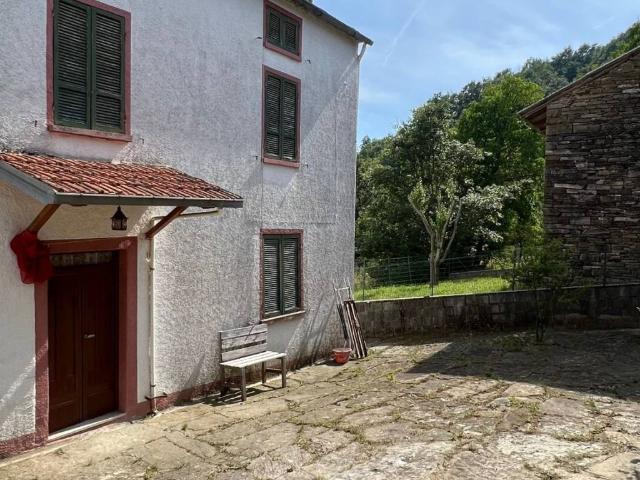 Villa in vendita a Varsi PR