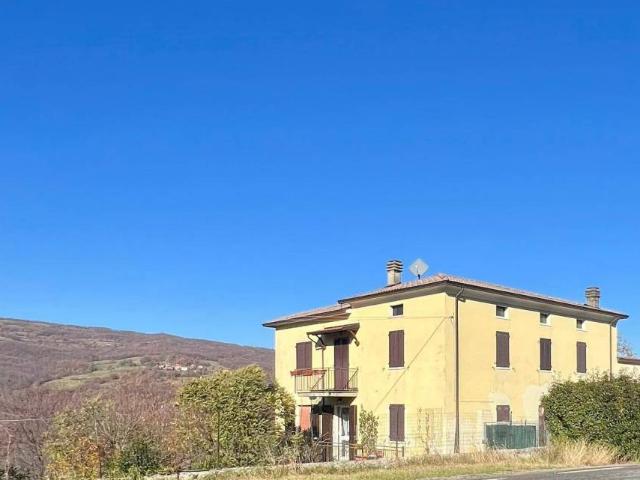 Villa in vendita a Varsi PR