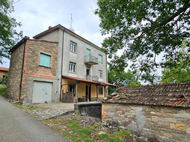 Villa in vendita a Varsi PR