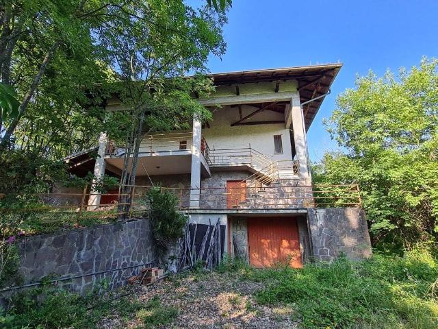 Villa in vendita a Varzi PV