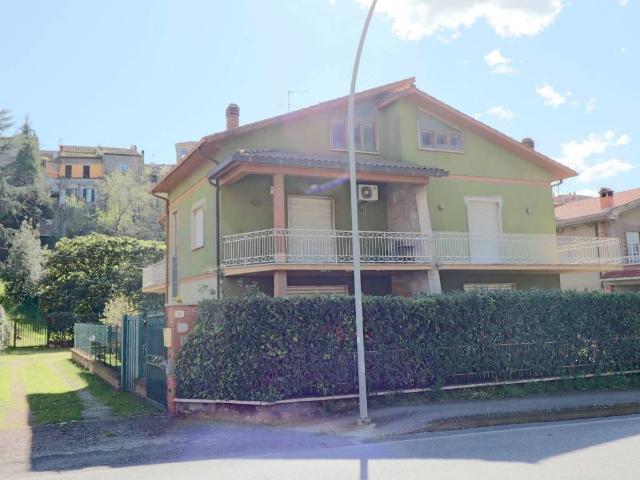 Villa in vendita a Vetralla VT