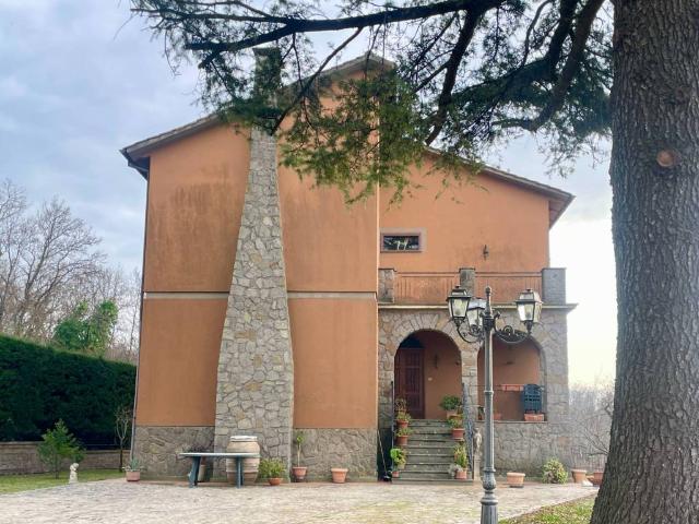 Villa in vendita a Vetralla VT
