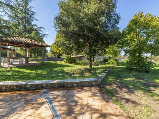 Villa in vendita a Vetralla VT
