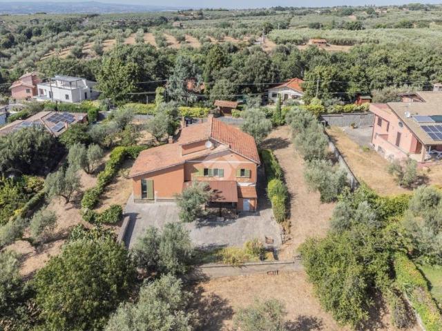Villa in vendita a Vetralla VT