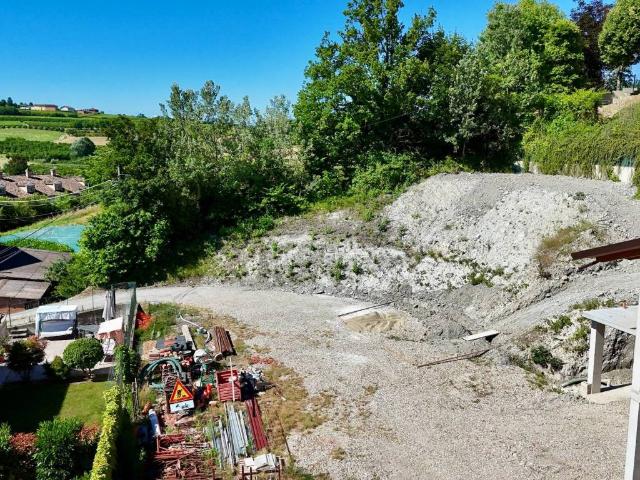 Villa in vendita a Vezza d'Alba CN