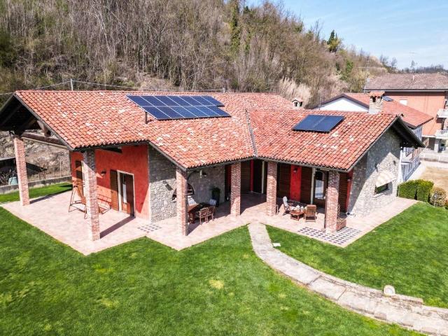 Villa in vendita a Vezza d'Alba CN