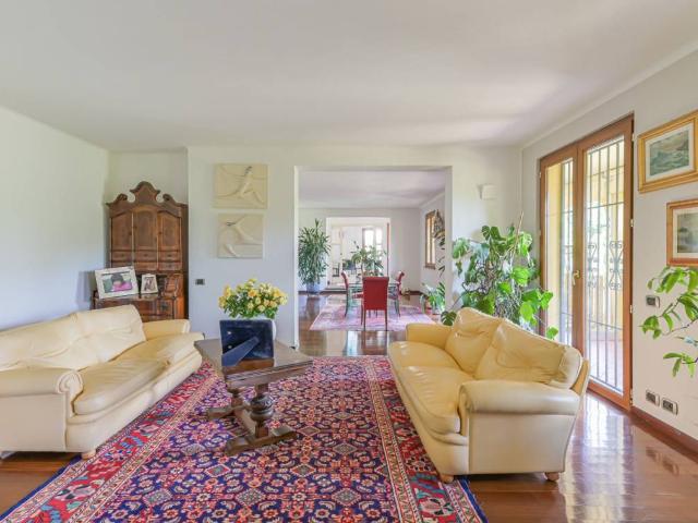 Villa in vendita a Vezzano Ligure SP