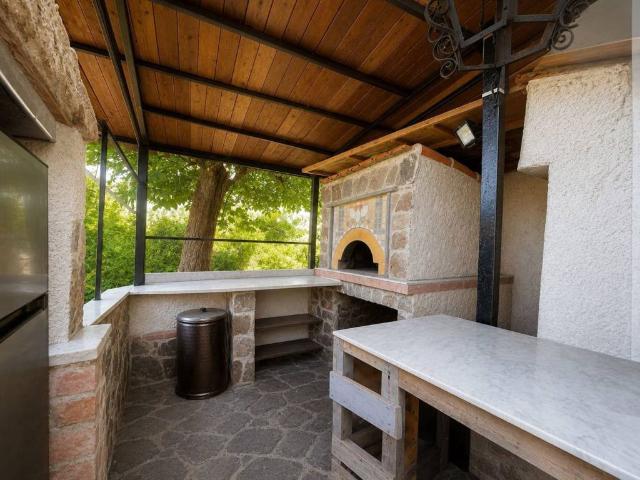 Villa in vendita a Vezzano Ligure SP